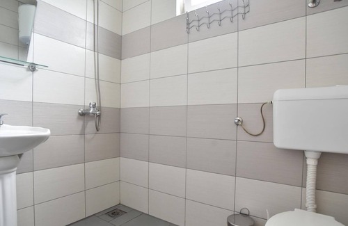 Gjerana Apartamento | Vacation Flat w Garden and Balcony in Ulcinj