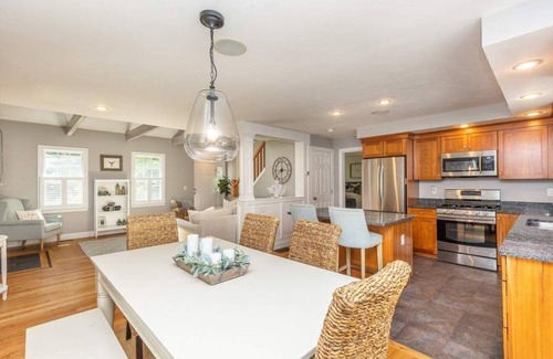 Northwest Harwich Casa | Vacation Getaway- Salt Water Pool, Firepit, Outdoor Bar/Kitchen.