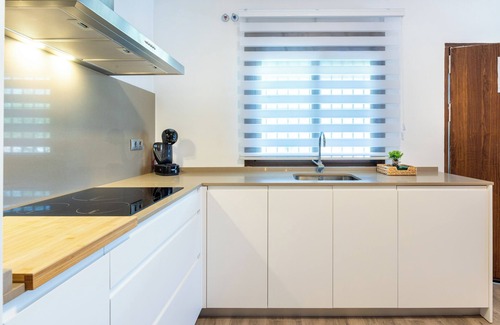Alhaurín de la Torre Casa | Casa Kanmarala con vistas a la montaña, piscina y Wi-Fi