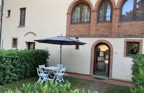 Campiglia Marittima Condominio | Vacation house with pool and garden