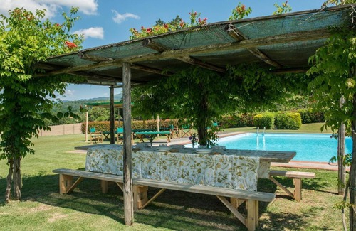 Vicchio Villa | vacaciones en alquiler para vacaciones gran villa, Italia, cerca de Florencia, Toscana, campo, piscina, vistas, wi-fi, a corto plazo