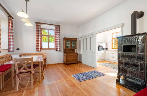 Neunburg vorm Wald Apartamento | Vacation home 120sqm with tiled stove