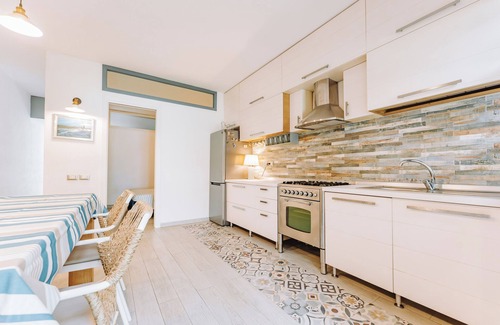 Capitana Casa | Vacation Home Costabeach 5 min from the beach and marina of Capitana