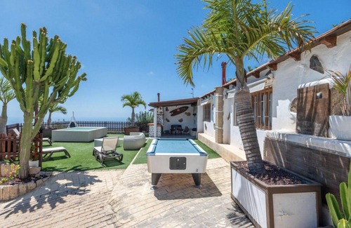 Arico Casa | Casa de vacaciones 'Añaterve' con vistas al mar, piscina privada y Wi-Fi