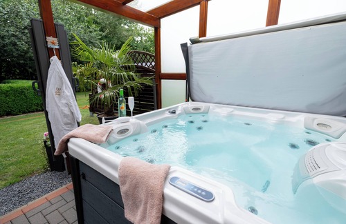 Hodenhagen Casa | Vacation home/apartment with whirlpool