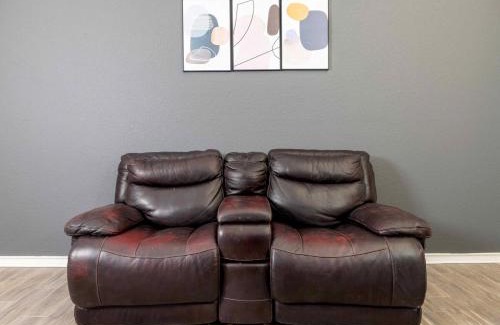 San Antonio Casa | Vacation home at the San Antonio Medical Center-UTSA, Sea world, airport