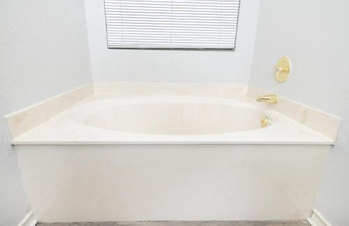San Antonio Casa | Vacation home at the San Antonio Medical Center-UTSA, Sea world, airport