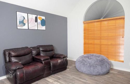 San Antonio Casa | Vacation home at the San Antonio Medical Center-UTSA, Sea world, airport