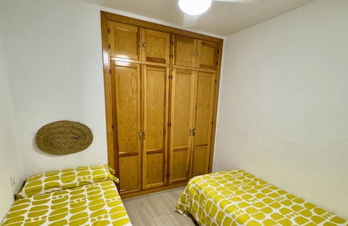 La Cala de Mijas Casa | Vacation Home "Casa En La Cala De Mijas" with Private Terrace & Wi-Fi