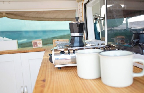 Telde Alquiler De RV | Casa de vacaciones 'Camper Inik' con vistas al mar y Wi-Fi