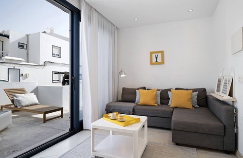 Arrieta Casa | Vacation Home "Casa Anclada Baja en Arrieta" with Private Terrace & Wi-Fi