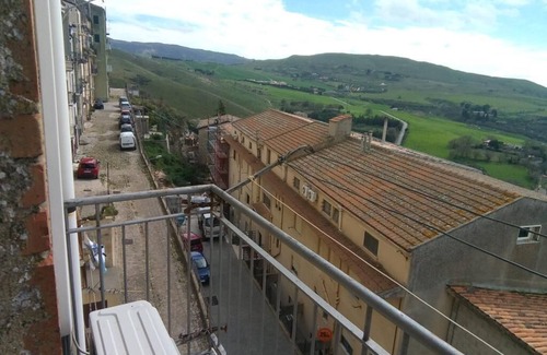 Gangi Casa | Casa de vacaciones "Casa Di Filippa A Gangi" con vistas a la montaña y terraza privada