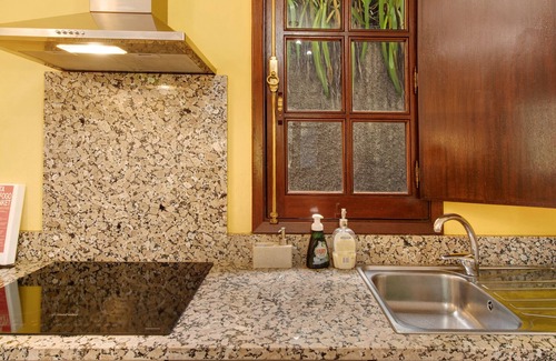 Camacha Casa | Casa de vacaciones "Casa Flor Estrelicia" con vistas a la montaña, terraza privada y Wi-Fi