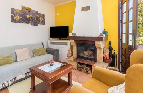 Camacha Casa | Casa de vacaciones "Casa Lima" con vistas a la montaña, terraza privada y Wi-Fi