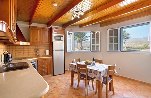 Agüimes Casa | Casa de vacaciones "Casa Los Abuelos 2" con vistas a la montaña, terrazas privadas y Wi-Fi