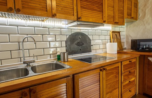 Moya Casa | Casa vacacional 'Casa Rural El Majano' con vistas a la montaña, piscina privada y Wi-Fi