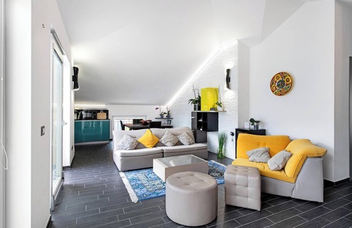 Colonno Casa | Casa de vacaciones Colonno Ático con vistas al lago, piscina infinita y bañera de hidromasaje