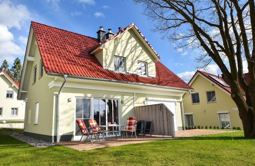 Korswandt Casa | Vacation home Birgit 6i - Family accommodation with fireplace