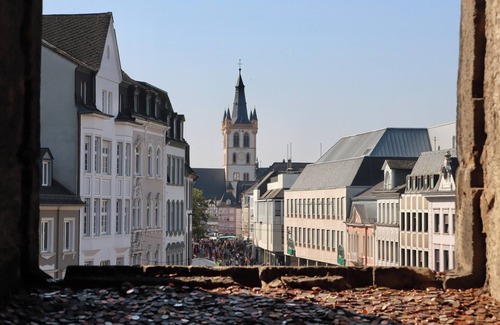 Altstadt Casa | Vacation home directly on the Moselle in Trier. New building for 6 people with parking space