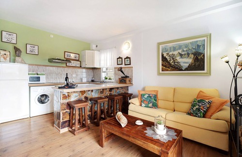 Breña Baja Apartamento | Casa de vacaciones "El Zumacal" con vistas al mar, piscina compartida y Wi-Fi