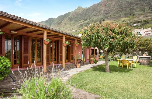 Hermigua Casa | Casa de vacaciones "Elvira Hermigua" con vistas al mar, vistas a la montaña, terrazas y jardín