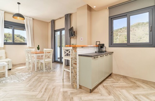 Totalan Casa | Casa de vacaciones 'Era del Puerto 1' con vistas a la montaña, piscina, 2 balcones y Wi-Fi