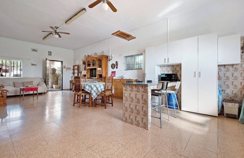Arico Casa | Casa vacacional El Pizarro con vistas al mar, piscina y jardín