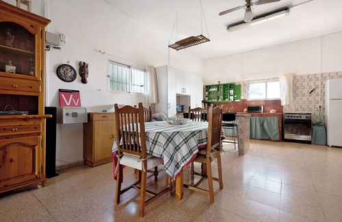 Arico Casa | Casa vacacional El Pizarro con vistas al mar, piscina y jardín