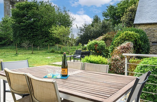 Ploneour-Lanvern Casa | Casa de vacaciones "Gîte Authentique Breton: con terraza privada, jardín privado y Wi-Fi
