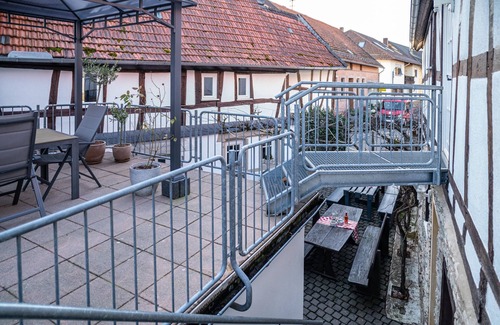 Wallhausen Casa | Casa de vacaciones "Gästehaus Vis À Vis" con vistas a la montaña, jardín compartido y Wi-Fi