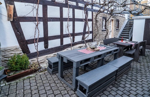 Wallhausen Casa | Casa de vacaciones "Gästehaus Vis À Vis" con vistas a la montaña, jardín compartido y Wi-Fi