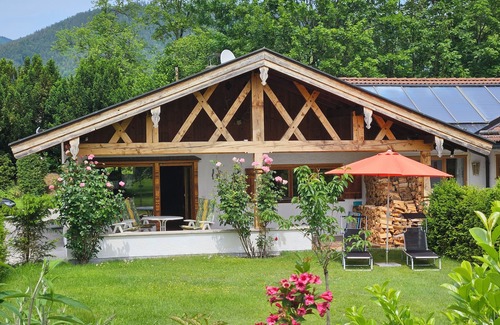 Weißach Casa | En la acogedora casa de campo Tegernsee con zona ajardinada, aparcamiento privado, WiFi
