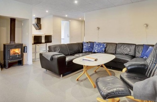 Øby Casa | Vacation home "Hanni" - 1.4km from the sea in Western Jutland in Ulfborg - 14 persons, 6 bedrooms