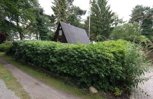 Wiefelstede Casa | Vacation home "Haus am See" - Holiday home, shower, WC