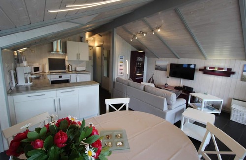 Schoenhagen Casa | Casa de vacaciones de 5 estrellas, cerca de la playa con bio-sauna, jardín y chimenea para familias