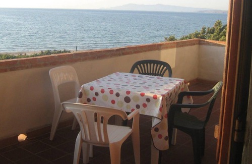 Sa Rocca Tunda Casa | Casa de vacaciones "Il suono del mare" en la playa, con vistas al mar, Wi-Fi, balcón y jardín