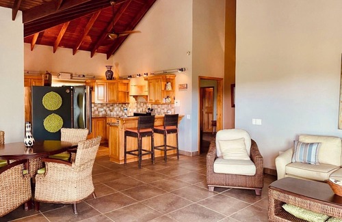 First Bight Casa | Casa Vacacional en Roatan