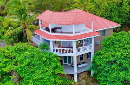 First Bight Casa | Casa Vacacional en Roatan