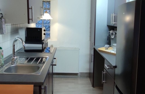 Moselkern Casa | Vacation home in Moselkern - up to 8 people - view of the Moselle - animals allowed.