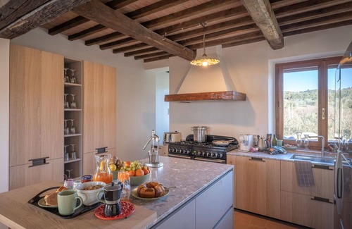 Paciano Casa | Casa de vacaciones en Paciano con 4 habitaciones, capacidad 10