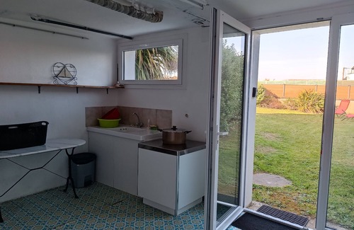 Plouescat Casa | Vacation home in Plouescat, sea view, feet in the water.