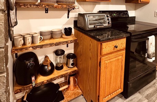 Cresco Casa | Vacation Home in the Poconos with Hot tub, Fire pit, BBQ Grill, & Game Room