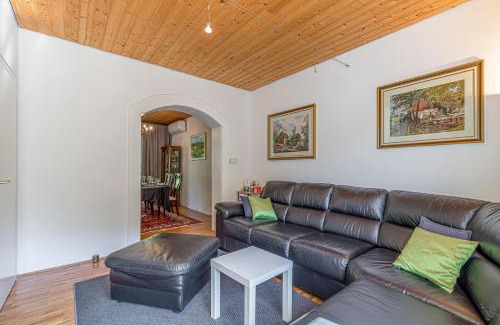 Krapinske Toplice Casa | Vacation Home Jakop Hof With Hot Tub - Happy Rentals