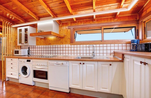 Tuineje Casa | Casa de vacaciones 'La Casita De Vidal' con vistas a la montaña, terraza privada y Wi-Fi