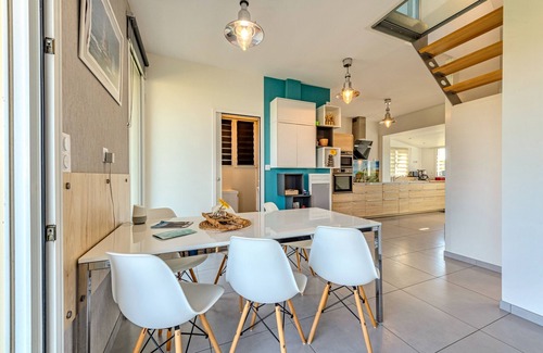 Plougonvelin Villa | Casa de vacaciones "La Maison Des Gardiens De L'Océan" con jardín privado