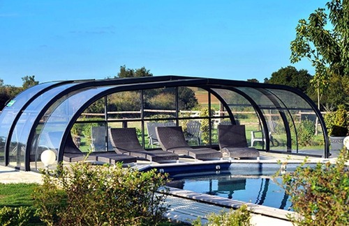 Saint-Wambert-des-Trois-Vallees Casa | Casa de vacaciones "Le Bout Du Pré" con piscina climatizada compartida, terraza privada y Wi-Fi