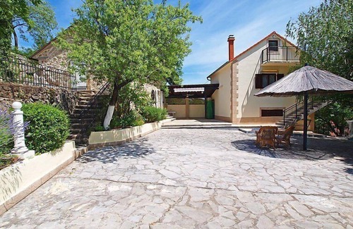 Siveric Casa | Casa de vacaciones Lilić by Interhome