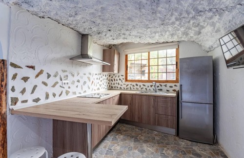 Arico Casa | Casa de vacaciones 'Maday' con vistas al mar, piscina compartida y Wi-Fi