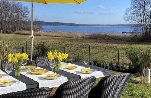 Plau am See Casa | Vacation home "MarthaSee" in the first row with a panoramic view of Lake Plau