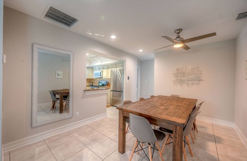 Naples Park Cabaña | Vacation Home Near the Beach!